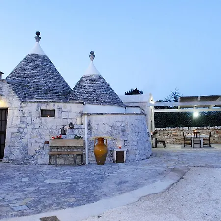Dom wakacyjny Trullo Karma *